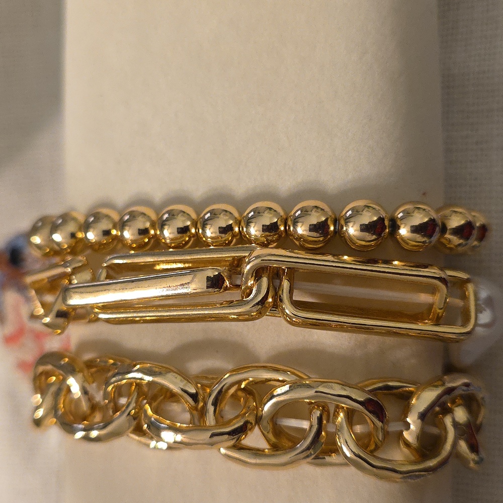 NATASHA Gold and Pearl Bracelet Set - Picture 2 of 6